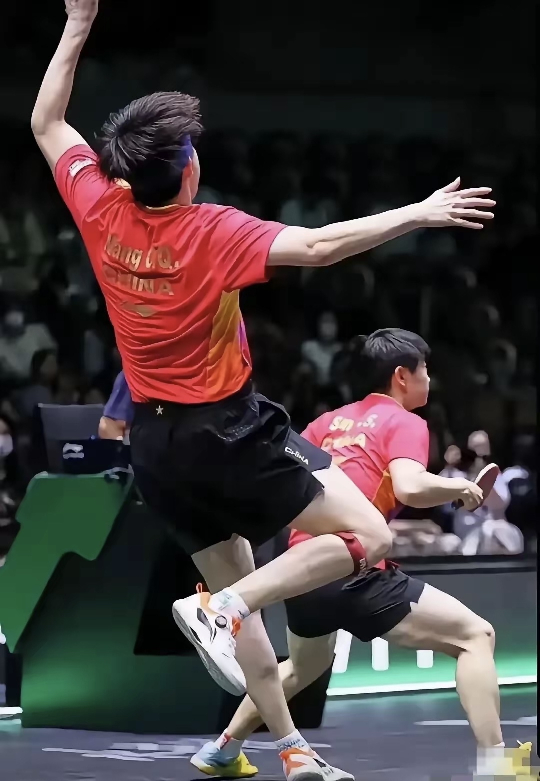 爱博体育-包含精彩瞬间回放，球技精湛，技惊四座的词条